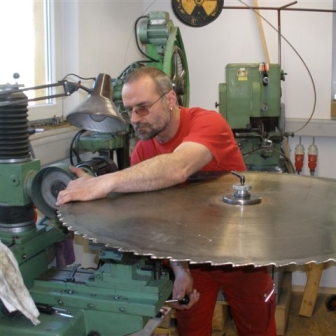 Forsttechnik Rudolf Berger -  Wir machen Ihre 'alte' scharf!